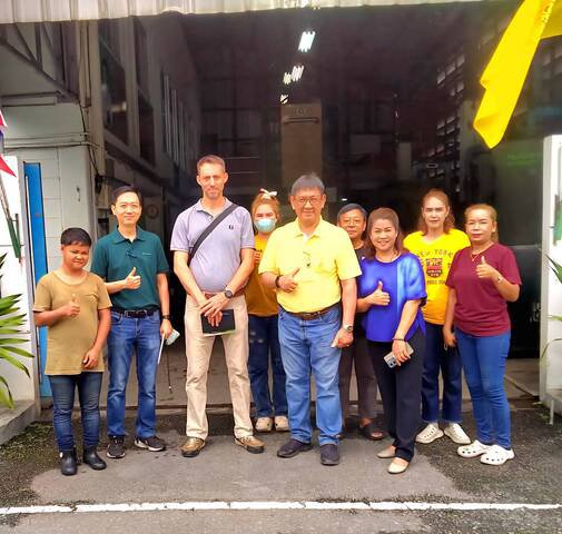 28กรกฎาคม 2568 ศูนย์รีไซเคิลขยะชุมชนพบสุขเทศบาลนครปากเกร็ด# เปลี่ยนขยะให้เป็นประโยชน์ ต้อนรับ MR.Brian McCarthy Director, Resources and Waste Advisory Group (RWA Group).  มาดูงานการจัดการขยะอินทรีย์ 